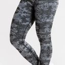 women's best Camo Seamless Leggings Photo 0