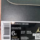 Nike Air Jordan 1 Mid Photo 3