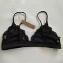 SKIMS Fits everybody Lace Triangle Bralette- NWT Onyx Size M Photo 5