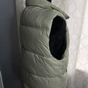 American Eagle Outfitters Puffer Vest Photo 3