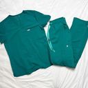 FIGS Catarina one pocket shirt and Zamora Jogger Scrubs Set in Green Photo 0