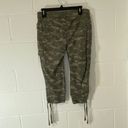 Faded Glory  Capri Length Camouflage Pants Photo 3