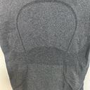 Lululemon  Swiftly Tech Short Sleeve Crew Tee Heathered Black Size 6 Photo 3