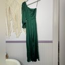 Aakaa Satin green one-shoulder -  jumpsuit Photo 3