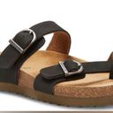 EastLand Women’s Tiogo Buckle Strap Thong Sandal size 9 medium Black Photo 2