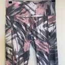 Gaiam  Gray & Pink Patterned Cropped Capri Athletic Leggings Size Small Photo 2