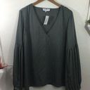 L'Academie L’Academie green v neck long sleeve blouse Photo 0