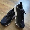 Hoka One One Bondi 6 All Black Sneakers Photo 5