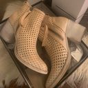 DV by Dolce Vit Womens Shay Beige Fashion Boots Size 6. Photo 1