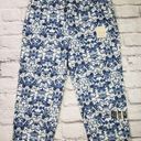 St. John’s Bay NEW St John's Bay Women's Size 6 Blue Floral Print Capri Pants Mid Rise Photo 0