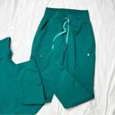 FIGS Catarina one pocket shirt and Zamora Jogger Scrubs Set in Green Photo 2