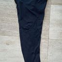 Victoria's Secret  sports Knockout Capri black mesh leggings size Small‎ Photo 4