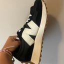 New Balance  327 Photo 2