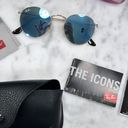 Ray-Ban Sunglasses Photo 3