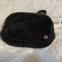 Lululemon  Everywhere Belt Bag FLEECE Sherpa Crossbody Waist Hip Fanny BLACK  NEW Photo 1