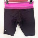 Lululemon  Size 6 Black Pink Trim Printed Reverse Groove Bike Shorts Athletic Photo 2