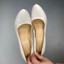 Liz Claiborne  | White Classic Heels Pumps 9.5 Photo 2