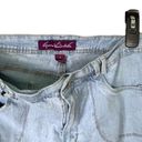 Gloria Vanderbilt Vintage Light Blue Stretch Denim Capris w Stitched Flowers Wm 16 Photo 2