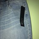 Apt. 9  MODERN FIT STRAIGHT THROUGH HIP AND THIGH BOOTCUT JEANS SIZE 8 Photo 1