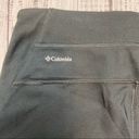 Columbia  Omni Shield Black Capri. Size Small. Photo 5