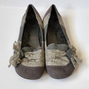 BKE  Tomgirl gray canvas lace bow contrast flats size 10 Photo 3