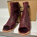 FREEBIRD by Steven Freebird Bela Leather Bootie. Red/wine. Size 10. Photo 2