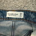 Abercrombie & Fitch High Rise Mom Short Photo 3