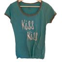 Hype blue green Kiss kiss graphic t shirt large shirt sleeve Photo 0