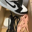 Nike Air Jordan 1 Retro High Photo 2