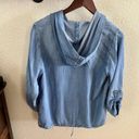 Chico's  Zenergy Hooded Snap Chambray Top Women's Size 1 (8/10) Blue 3/4 Sleeve Photo 2