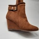 Bella Marie  Womens Bootie Size 7 Wedge Heel Photo 4