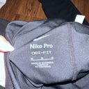 Nike  Black Pro 365 7/8 Length Leggings Size Medium Photo 4