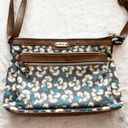 Relic  Blue Daisy Floral Vegan Leather Zipper Pockets Shoulder Bag Purse Photo 0