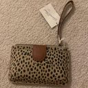 Universal Threads Cheetah hand bag Photo 0