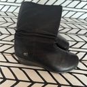 Keen  leather Akita wedge pull on boots in black size 7 Photo 2