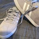 Adidas Tennis Shoes Photo 1