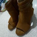 White Mountain Heels size 8 brown Photo 1