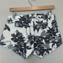 L'Agence L’Agence Audrey Shorts Panther Print Chain and‎ Floral
White Black Size 25 Photo 2