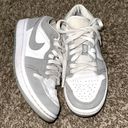 Jordan Air  flight  1 Low: ‘White Wolf Grey’ woman size 6 Photo 0