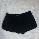 Vuori  Black Womens Athletic Running Shorts size Large Performance with Lining Photo 2