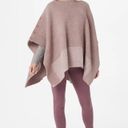 Barefoot Dreams  CozyChic Coastline Poncho in Ballet Pink А382066 Photo 1
