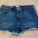 Universal Threads  vintage midi jean shorts in size 14/32R Photo 0