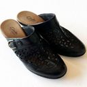 Clarks  Bendables Black Leather Cutwork Heeled Mule Clog Size 6 Women’s Boho Boot Photo 4