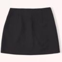 Abercrombie & Fitch  Menswear Mini Skirt Black Size Medium Pockets Pleats Photo 1