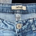 Refuge  lightwash manufactured distressed Jeans Photo 2