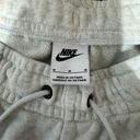 Nike Women’s Sweatpants Photo 2