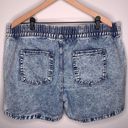 Terra & Sky High Rise Slouchy Short Light Wash Jean Denim Elastic Stretch Waist Photo 1