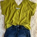 Sweet Rain  Women’s Large Chartreuse Green Short Sleeve Lightweight Pocket Blouse Photo 5