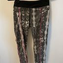 Bebe Black Grey White Pink Snake Print Workout 3/4 Leggings Photo 0