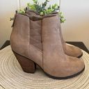 mix no. 6  Vince Ankle Boots Booties Tan Chunky heel sz 7.5 Photo 5